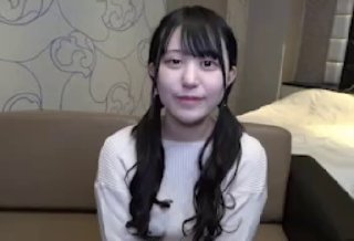 LOGO制作软件处女大一学生用笔尝试插入，太疼了没进去